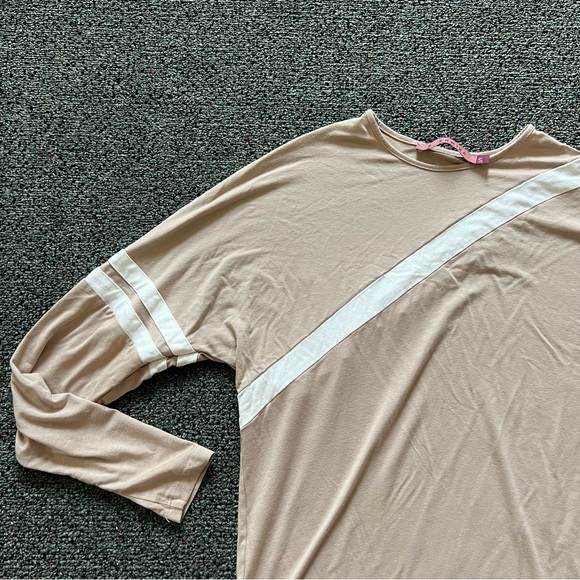 Tan & White Stripe Bag Wing Statement Sleeve Long-Sleeve Modest T-Shirt Top Sz S - Picture 3 of 16